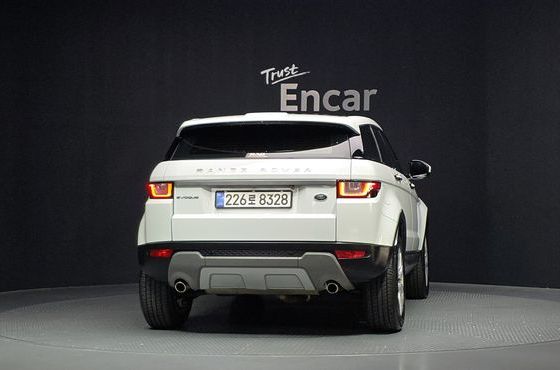 Land Rover Range Rover Evoque 2.0 TD4 SE — пробег 111 998 км — фото 4 из 5