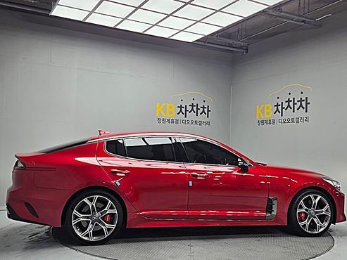 Kia Stinger 3.3 Turbo 2WD GT — пробег 71 951 км — фото 2 из 5