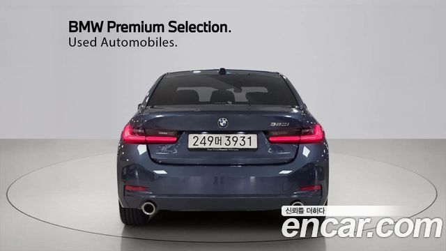 BMW 3-Series 320i — пробег 8 001 км — фото 4 из 5