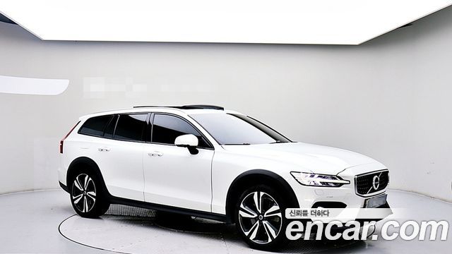 Volvo V60 T5 Pro AWD — пробег 99 108 км — фото 4 из 5