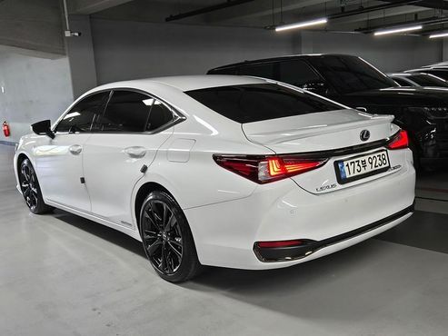 Lexus ES F-Sport — пробег 37 160 км — фото 3 из 5