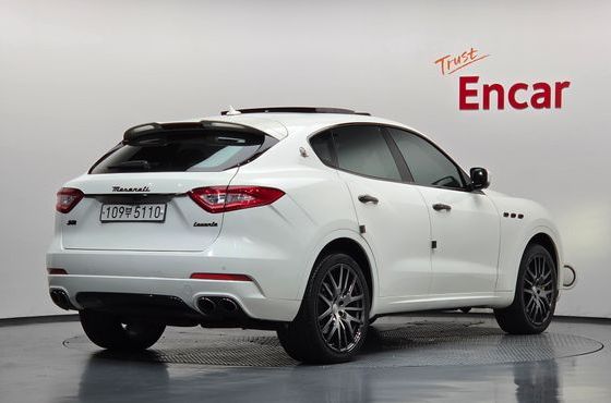 Maserati Levante 3.0 S AWD Sport — пробег 106 038 км — фото 2 из 5