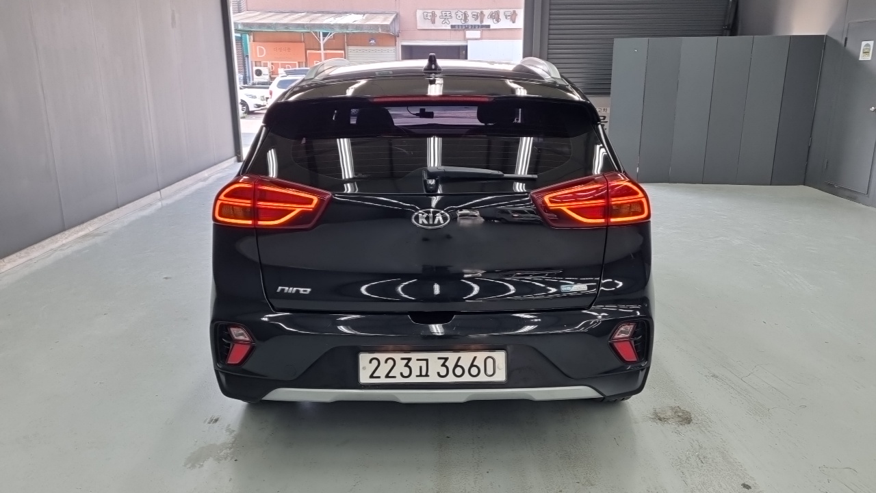 Kia Niro 1.6 HEV Noblesse Special — пробег 96 495 км — фото 4 из 5