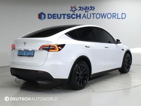 Tesla Model Y RWD — пробег 9 353 км — фото 2 из 5