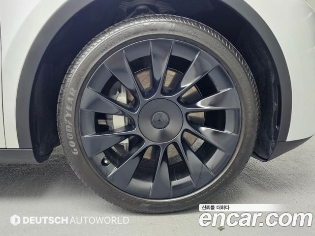 Tesla Model Y RWD — пробег 9 353 км — фото 5 из 5
