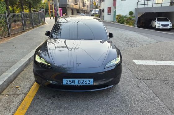 Tesla Model 3 Premium Long Range RWD — пробег 4 800 км — фото 1 из 5