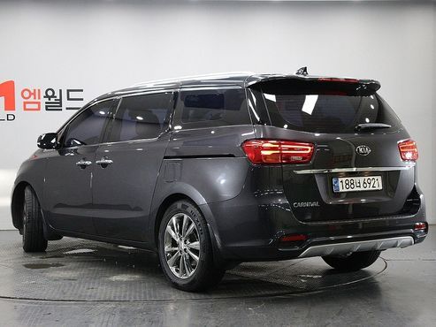 Kia Carnival 9-Seater Noblesse Special — пробег 75 089 км — фото 2 из 5