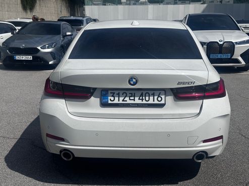 BMW 3-Series 320i — пробег 9 060 км — фото 4 из 5