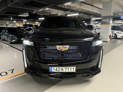 Cadillac Escalade 6.2 Sports Platinum — пробег 24 856 км — фото 2 из 5