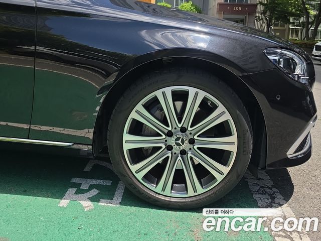 Mercedes-Benz E-Class E300e 4MATIC Exclusive — пробег 38 000 км — фото 5 из 5