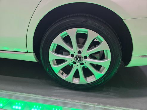 Mercedes-Benz E-Class E220d 4MATIC Exclusive — пробег 247 133 км — фото 5 из 5