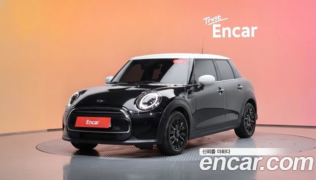 Mini Cooper 5Door Classic Third Generation — пробег 15 084 км — фото 1 из 5