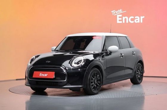 Mini Cooper 5Door Classic Third Generation — пробег 15 084 км — фото 1 из 5