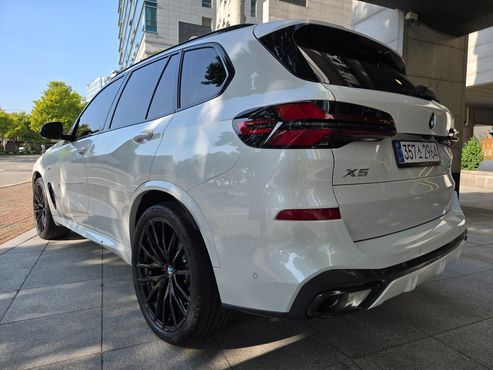 BMW X5 xDrive 40d M Sport Pro — пробег 4 100 км — фото 2 из 5