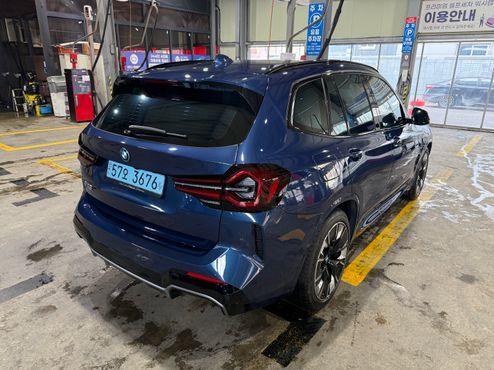 BMW iX3 M Sports — пробег 38 000 км — фото 2 из 5