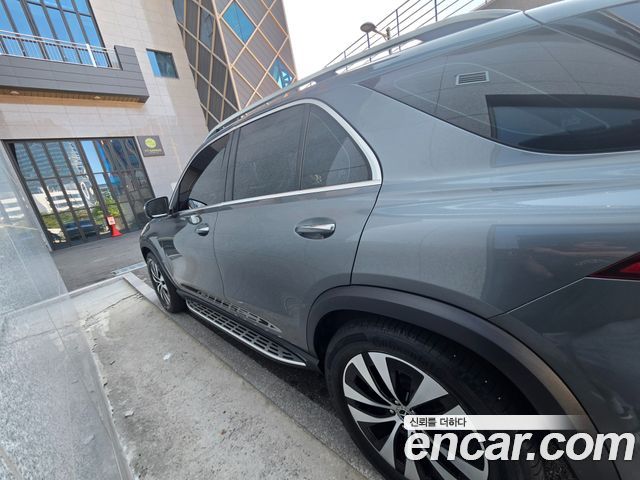 Mercedes-Benz GLE-Class GLE300d 4MATIC — пробег 37 500 км — фото 4 из 5