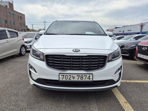 Kia Carnival 11-Seater Deluxe — пробег 133 230 км — фото 1 из 5