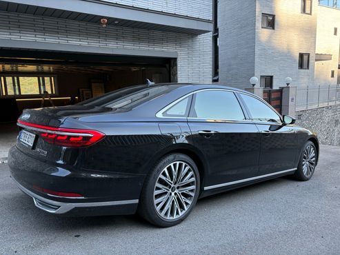 Audi A8 60 TFSI Quattro LWB — пробег 57 000 км — фото 2 из 5