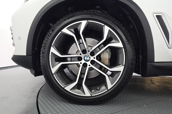 BMW X5 xDrive 40i xLine — пробег 85 385 км — фото 5 из 5