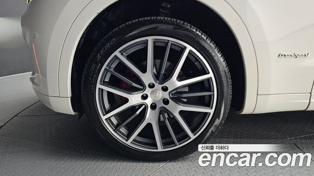 Maserati Levante 3.0 AWD GranSport — пробег 185 300 км — фото 5 из 5