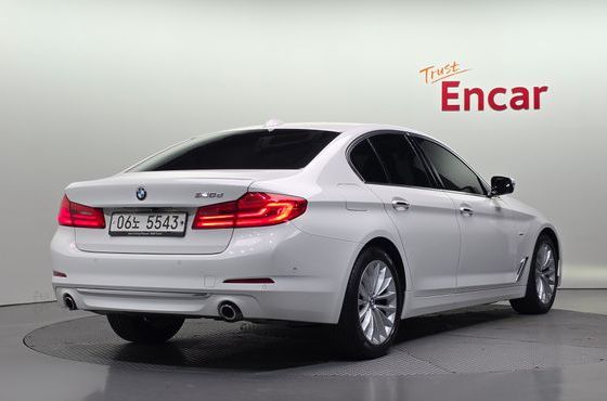 BMW 5-Series 520d Luxury Special Edition — пробег 142 197 км — фото 2 из 5