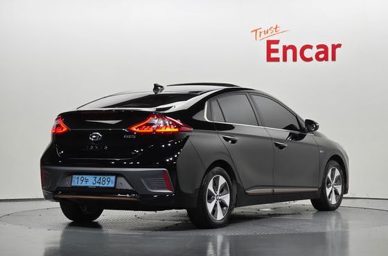 Hyundai Ioniq Q — пробег 145 805 км — фото 2 из 5
