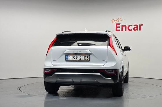 Kia Niro Prestige — пробег 35 157 км — фото 4 из 5