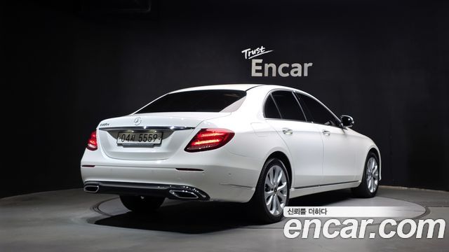 Mercedes-Benz E-Class из Кореи Encar