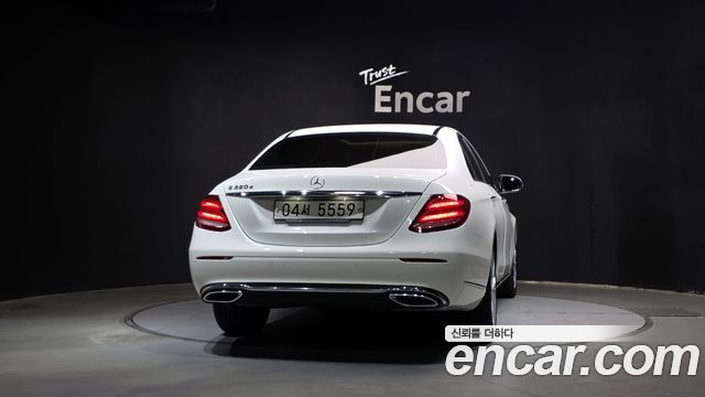 Mercedes-Benz E-Class из Кореи Encar