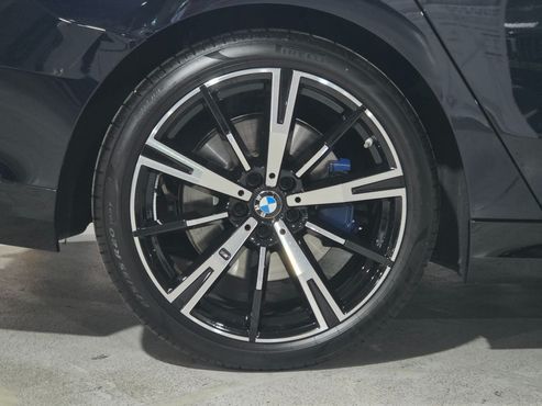 BMW 5-Series 530i xDrive M Sport — пробег 5 411 км — фото 5 из 5