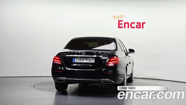 Mercedes-Benz E-Class E300 4MATIC Exclusive — пробег 123 622 км — фото 4 из 5