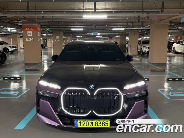 BMW i7 xDrive 60 M sport — пробег 45 000 км — фото 3 из 5
