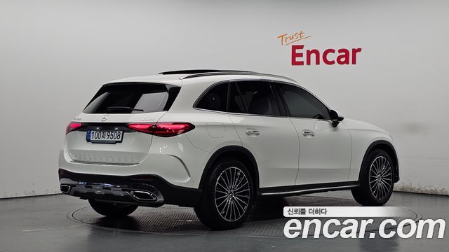Mercedes-Benz GLC-Class GLC300 4MATIC AMG Line — пробег 28 179 км — фото 2 из 5