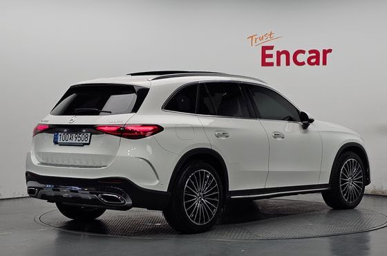Mercedes-Benz GLC-Class GLC300 4MATIC AMG Line — пробег 28 179 км — фото 2 из 5