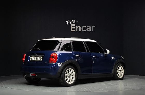 Mini Cooper 5Door HIGH 3rd — пробег 147 778 км — фото 2 из 5