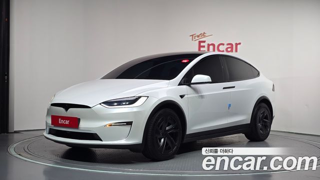 Tesla Model X AWD — пробег 9 686 км — фото 1 из 5