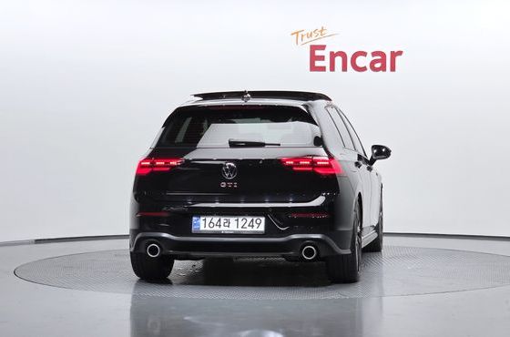 Volkswagen Golf 2.0 GTI — пробег 17 110 км — фото 4 из 5