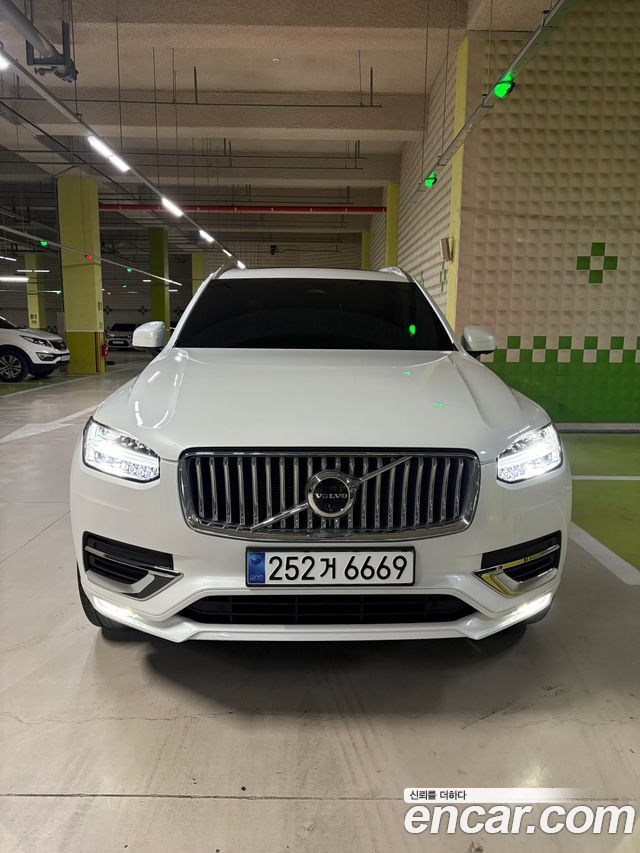 Volvo XC90 B6 Ultimate Bright — пробег 42 000 км — фото 1 из 5