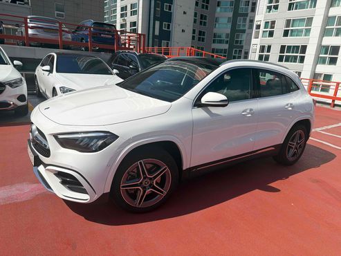 Mercedes-Benz GLA-Class GLA250 4MATIC — пробег 11 077 км — фото 1 из 4