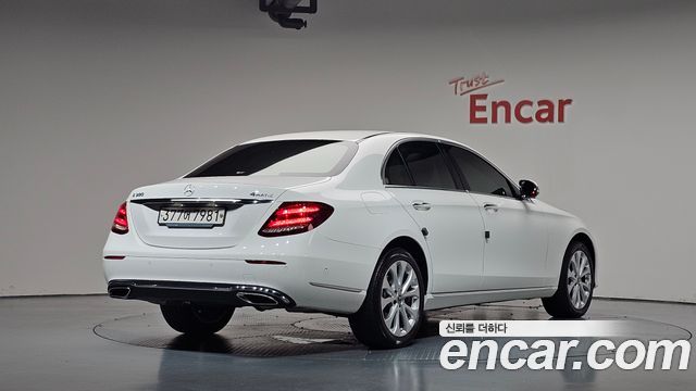 Mercedes-Benz E-Class из Кореи Encar