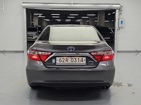 Toyota Camry Hybrid XLE — пробег 136 601 км — фото 3 из 5