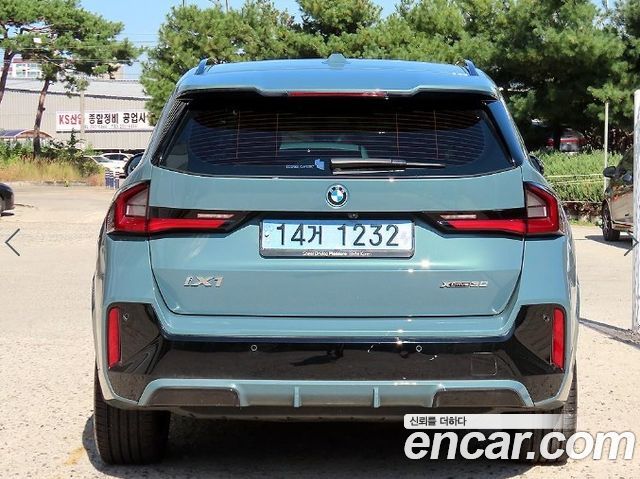 BMW iX1 xDrive 30 M Sport — пробег 70 500 км — фото 4 из 5