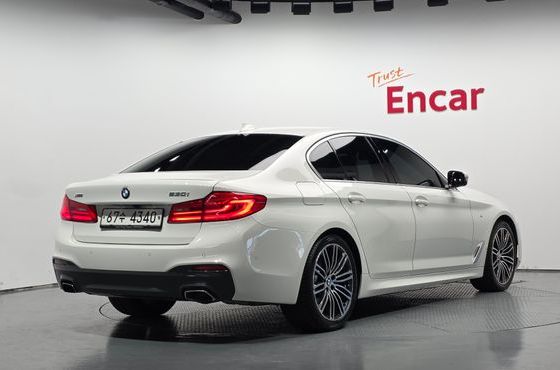 BMW 5-Series 530i xDrive M Sport Package Plus — пробег 28 350 км — фото 2 из 5