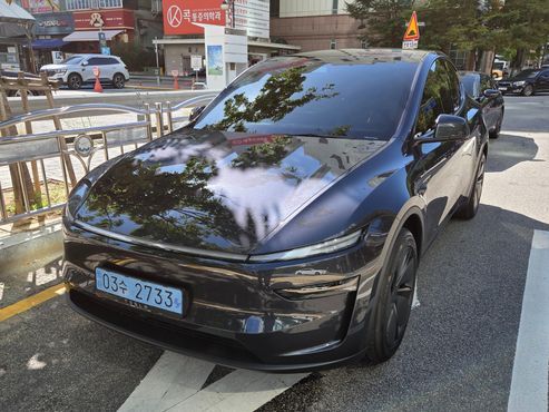 Tesla Model Y Premium RWD — пробег 550 км — фото 2 из 5