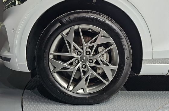 Genesis GV70 2.5T Gasoline AWD — пробег 18 089 км — фото 5 из 5