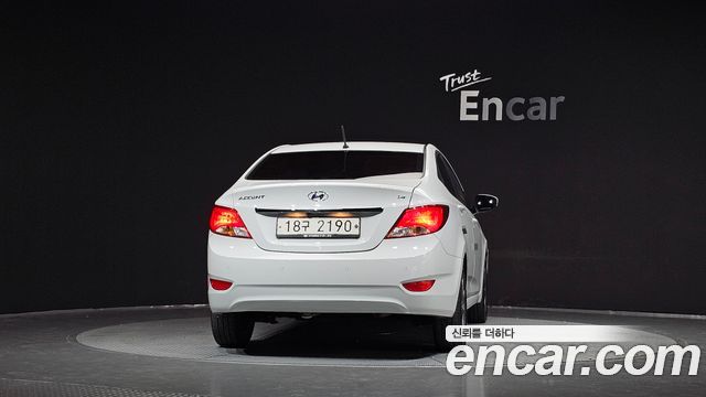 Hyundai Accent 1.4 VVT Modern — пробег 37 105 км — фото 4 из 5