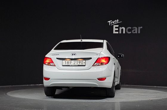 Hyundai Accent 1.4 VVT Modern — пробег 37 105 км — фото 4 из 5