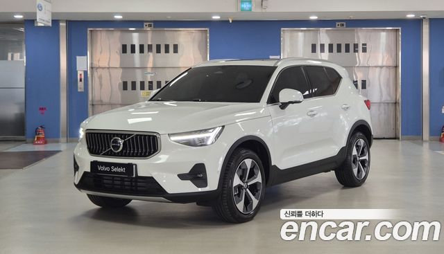 Volvo XC40 B4 Ultra Bright — пробег 17 775 км — фото 1 из 5
