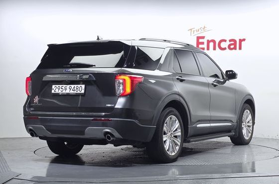 Ford Explorer 2.3 LimIted 4WD — пробег 71 229 км — фото 2 из 5