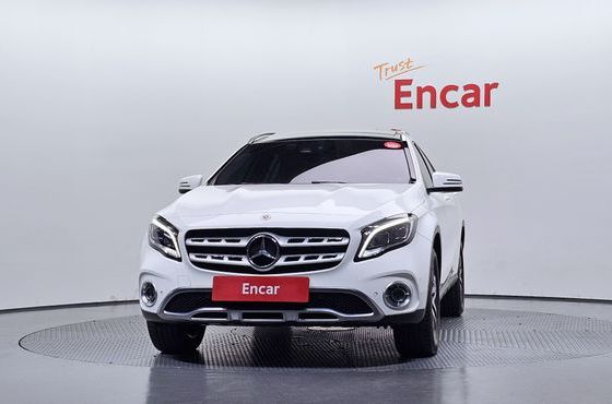Mercedes-Benz GLA-Class GLA220 Premium — пробег 41 701 км — фото 3 из 5